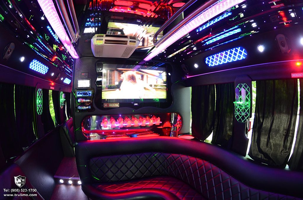 Party_Bus_Interior_(2B)