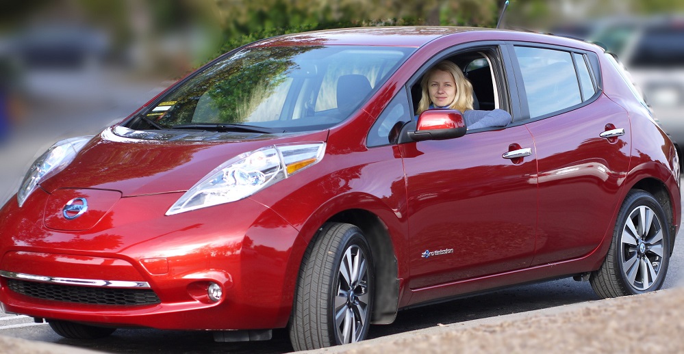 2013_Red_Nissan_Leaf_SL